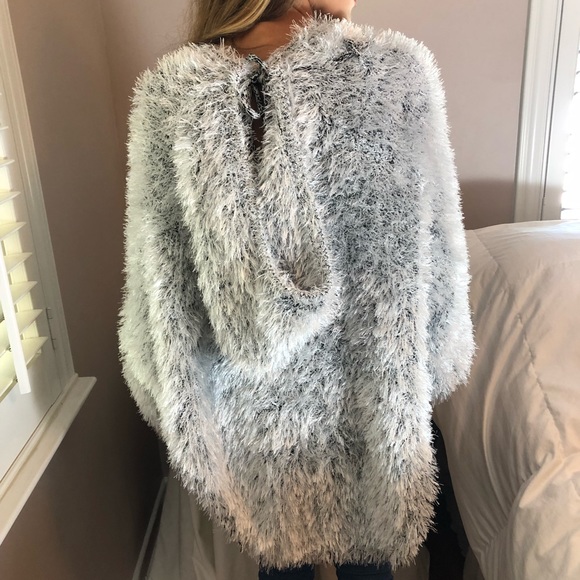 Solddd Outtt - Picture 4 of 4